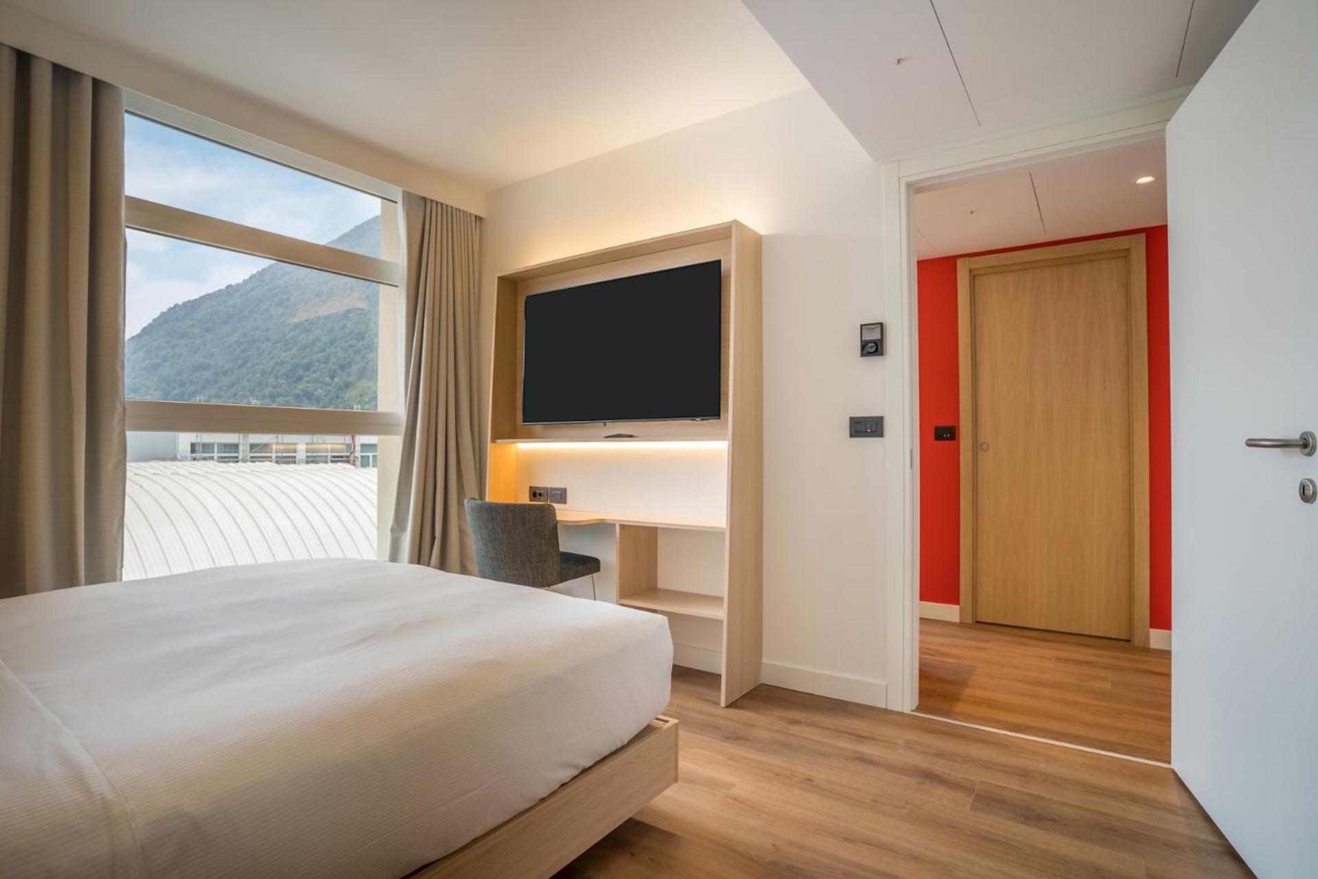 Hampton By Hilton Locarno Hotel Losone Exterior photo