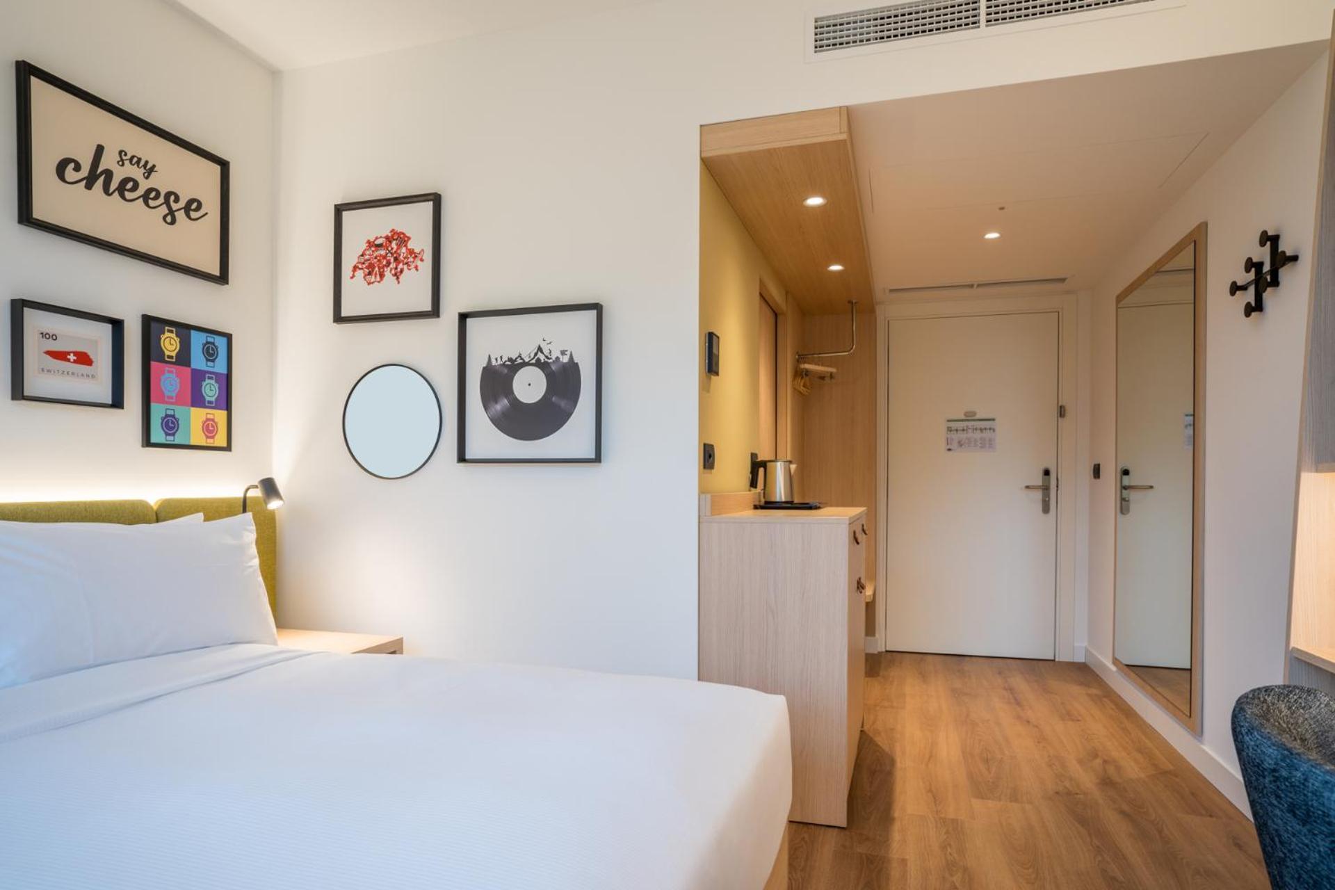 Hampton By Hilton Locarno Hotel Losone Exterior photo
