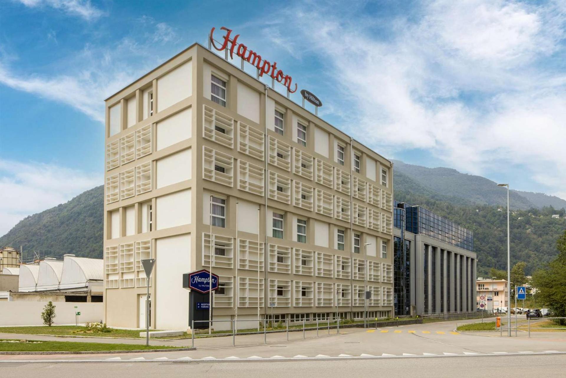 Hampton By Hilton Locarno Hotel Losone Exterior photo
